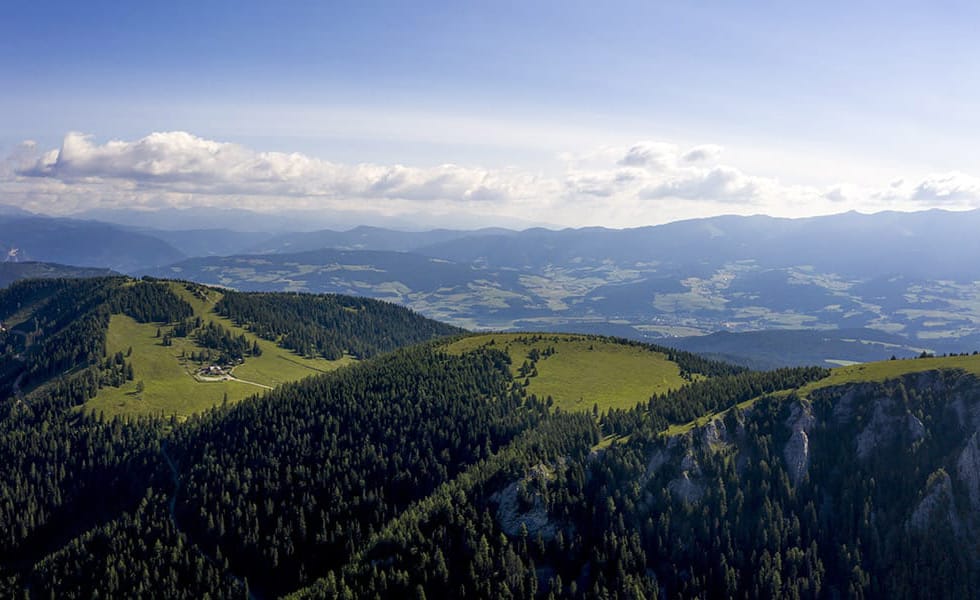 Der „föflaz“ – ein Türöffner aus Holz – war Namensgeber für das neue Magazin der Holzwelt Murau und möchte die Murauer Region für alle öffnen. Foto: Tom Lamm, ikarus.cc