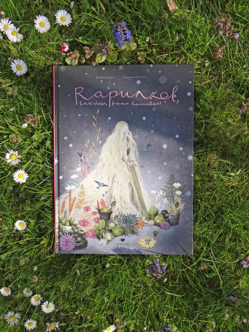 Das Buch Rapunzel in der Wiese