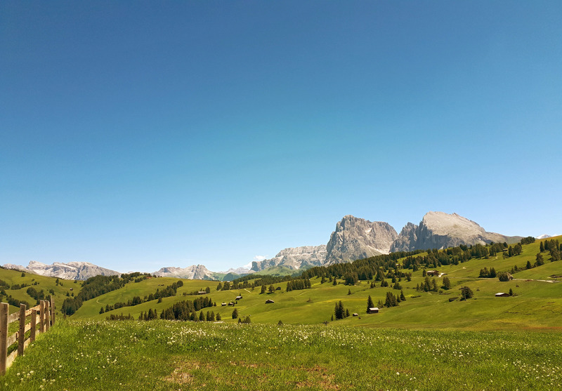 Hotelbibliothek Sensoria Dolomites 20220614_130759